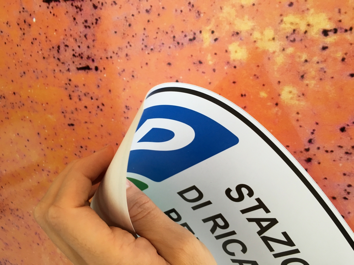 Cartello PVC adesivo, stampato e laminato